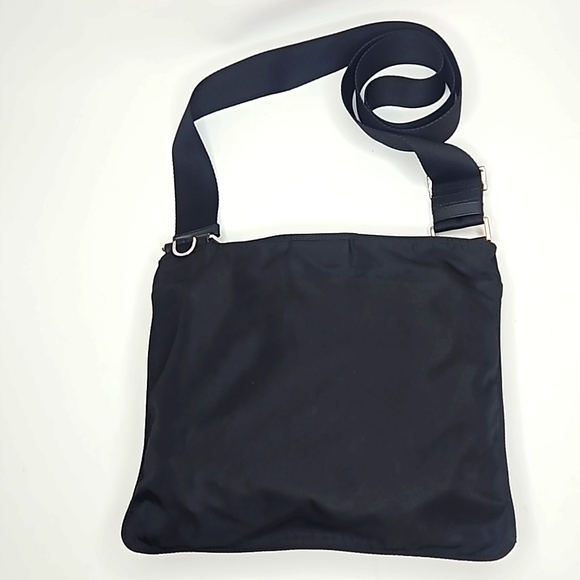 Authentic Prada Crossbody Bag Unisex - Picture 2 of 16